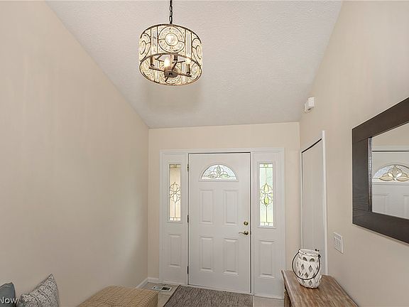 5th image of 5766 Green Cir