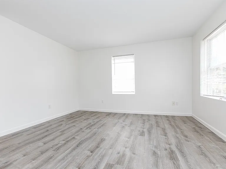 292 Chestnut St #2 — Photo 2