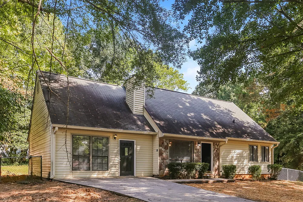 4 bed, 2.0 bath, 1766 sqft, $2,050 — Photo 4