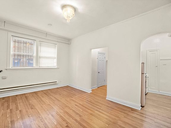 2nd image of 2536 N Sawyer Ave #200