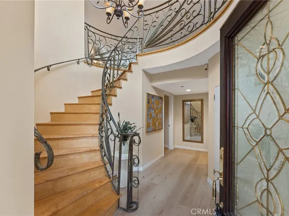 1177 Wellesley Ave Unit 201, Los Angeles, CA 90049