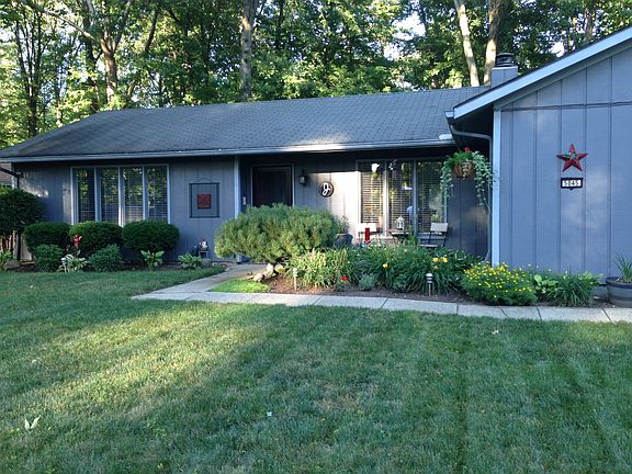 3rd image of 5845 Fox Hollow Cir