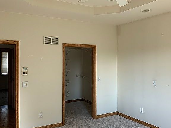5th image of 2920 E Country Ln