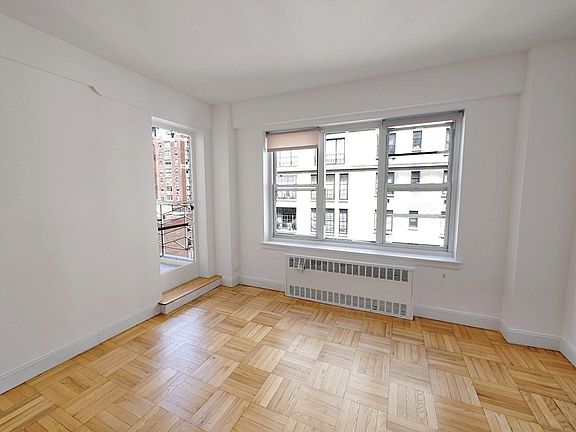 5th image of 110 E End Ave APT 10E