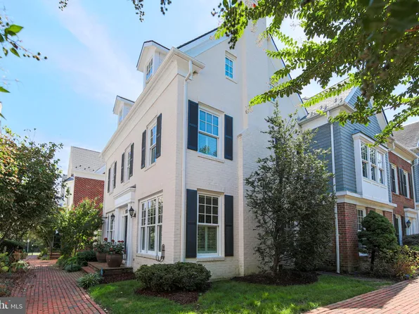 943 Powhatan St, Alexandria, VA 22314