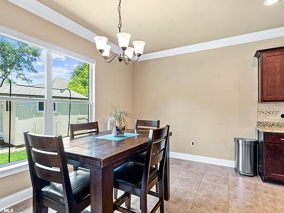 4th image of 1089 Destin Ave