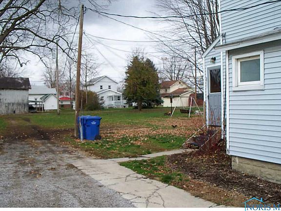 3rd image of 122 W Smith St