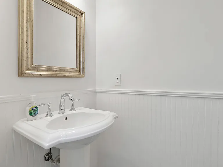 148 S Thornton Ave — Photo 39