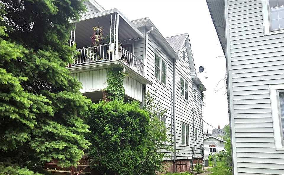 2nd image of 1604 S Center St