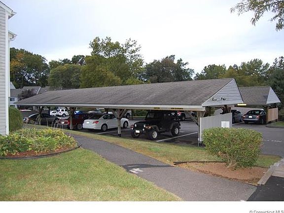 3rd image of 102 Brookwood Dr APT C