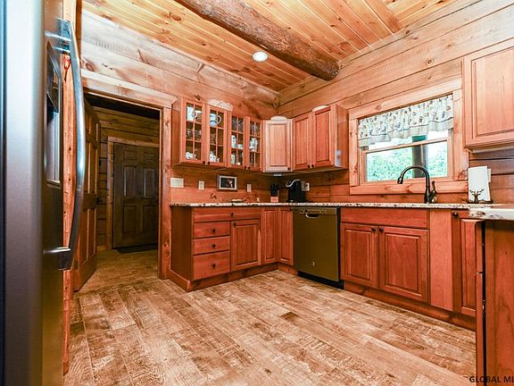4th image of 101 Morningstar Ln