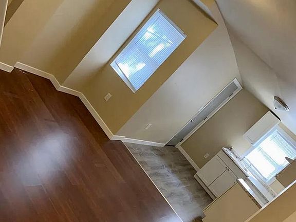 3rd image of 328 Townsend St