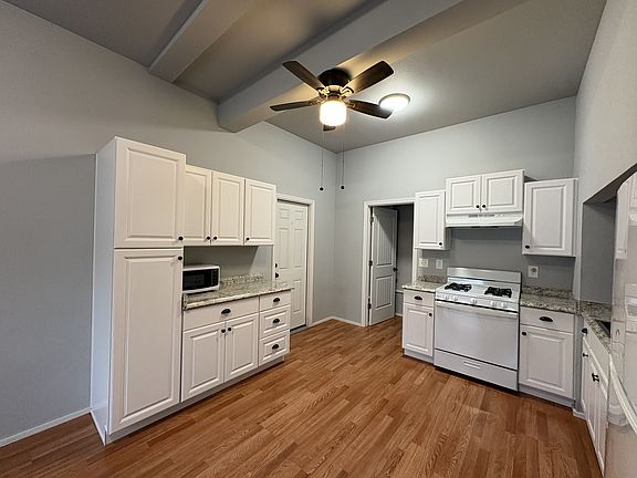 2nd image of 141 E Fairfield Ct #B
