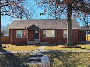438 W 5th St, Chelsea, OK 74016