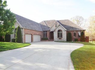 9509 Pasatiempo Dr, Nixa, MO 65714