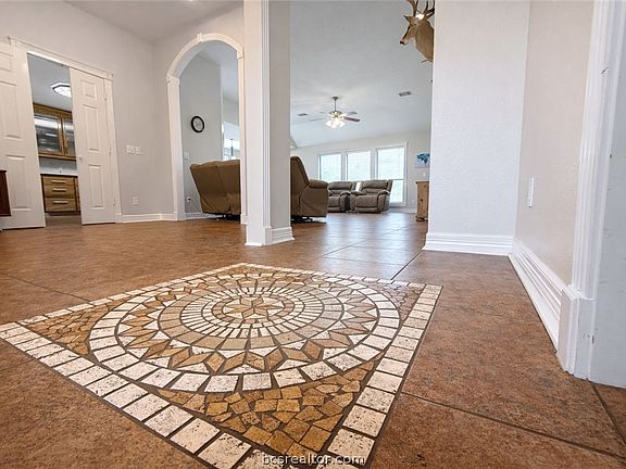 2nd image of 202 Golfview Dr