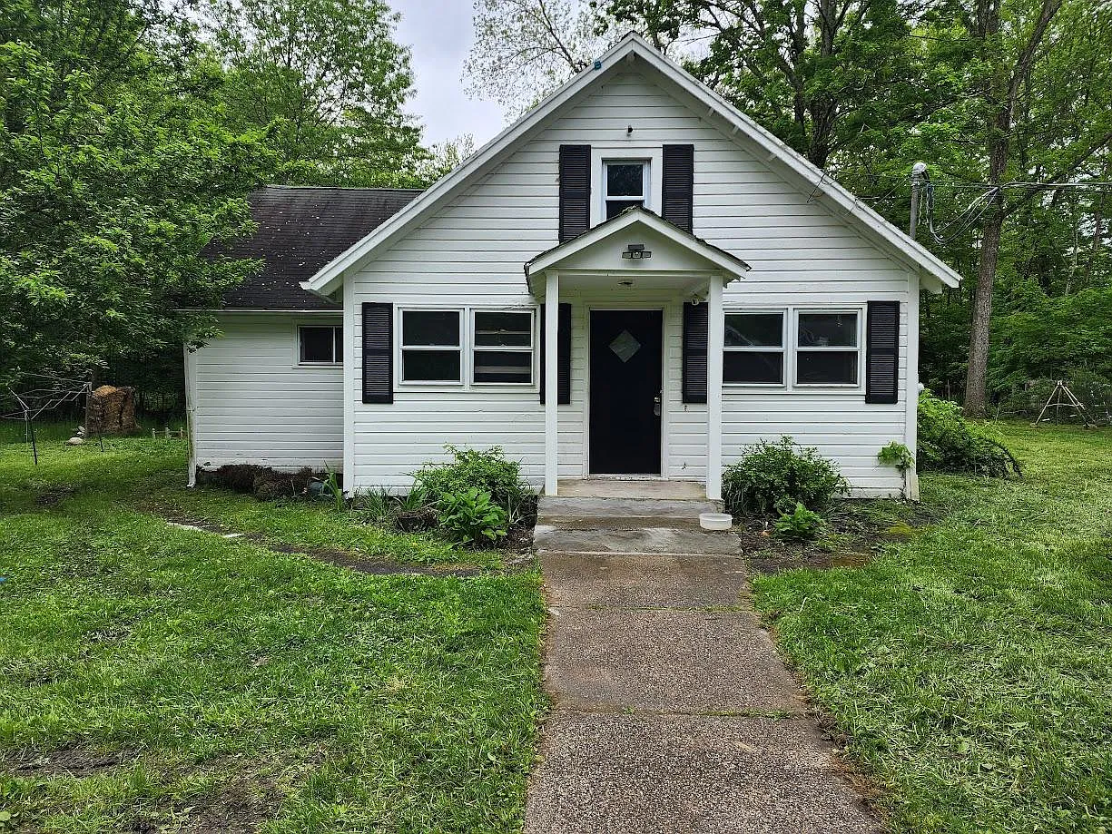 3 bed, 1254 sqft, $2,400 — Photo 2