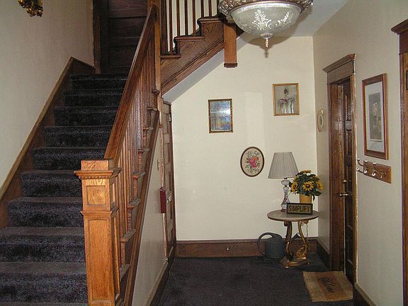2nd image of 900 Grandview Ave APT 3