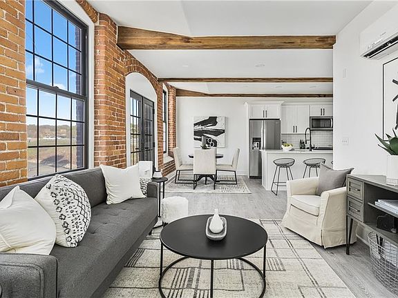 2nd image of 50 Ashburton St Unit 4