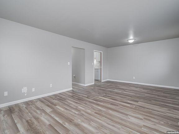 4th image of 409 S Webster Ave #433-105
