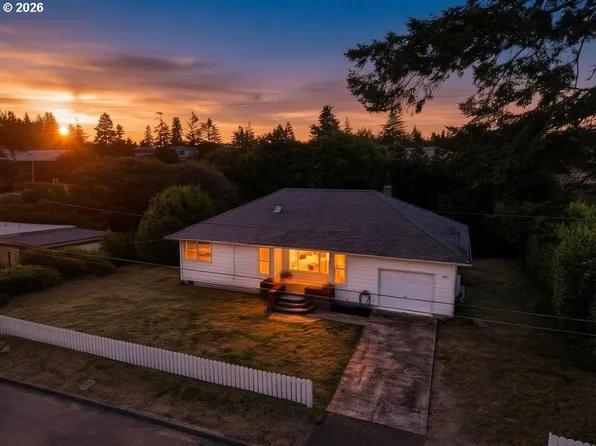 1751 Milligan Ave, Coos Bay, OR 97420