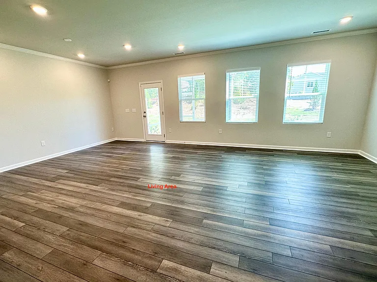 108 Jade Creek Dr — Photo 8