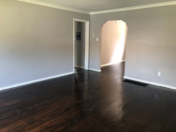 2nd image of 16 W Maplewood Ave APT 2