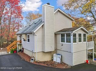 1658 Glade Dr, Long Pond, PA