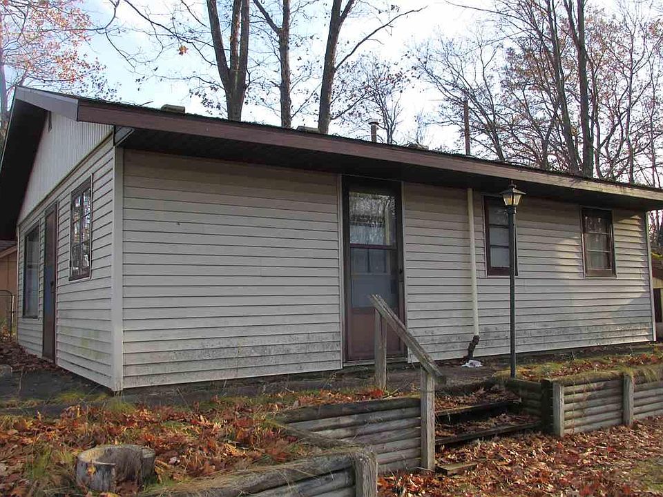 1st image of 9020 W Oak Ln