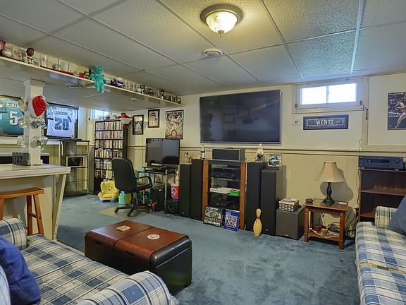3rd image of 109 Shire Ln