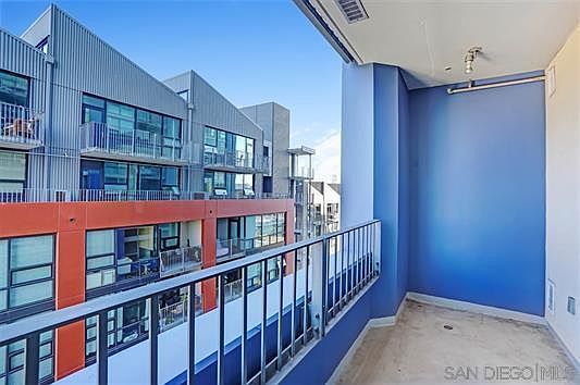 4th image of 321 10th Ave #10