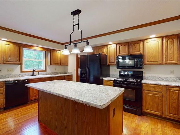 2nd image of 3449 Jasmine Dr