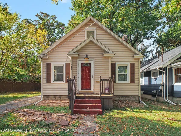 712 Leslie St, Lansing, MI 48912