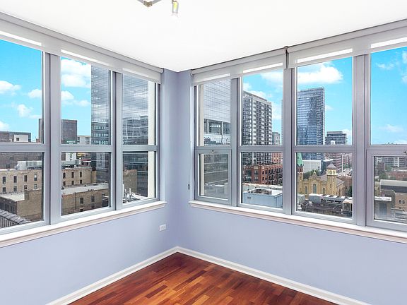 5th image of 125 S Jefferson St #1109