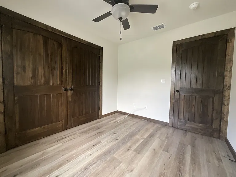 211 Isabella St — Photo 5