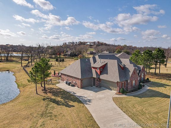 3rd image of 12313 Kathy Ln