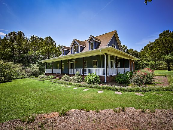 3rd image of 160 River Ln
