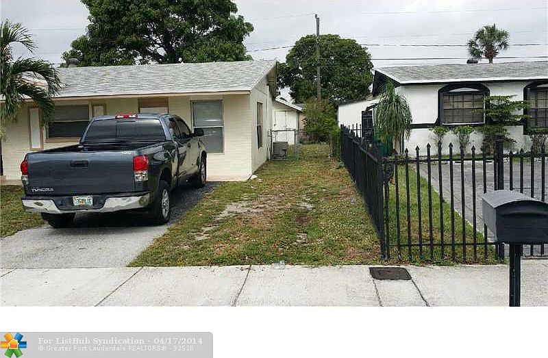 2nd image of 1541 NW 31st Way