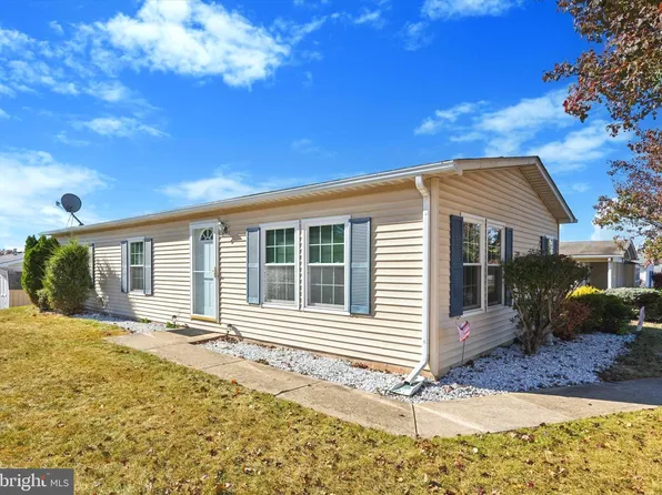 40 Bentwood Cir, Harleysville, PA 19438