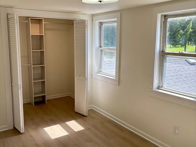 315 Laurel St — Photo 18