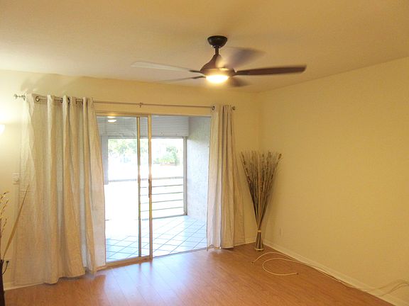 5th image of 606 SW Natura Blvd #8