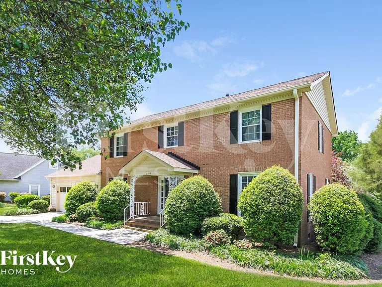 2105 Mirus Ct — Photo 2