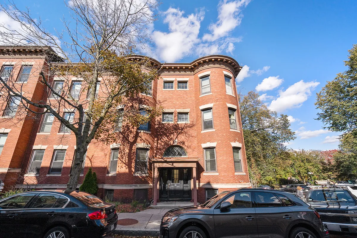 Building Photo - 26 Linden Pl #3