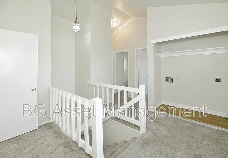 810 3rd St — Photo 9