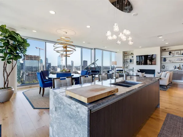 3130 N Harwood St #2105, Dallas, TX 75201