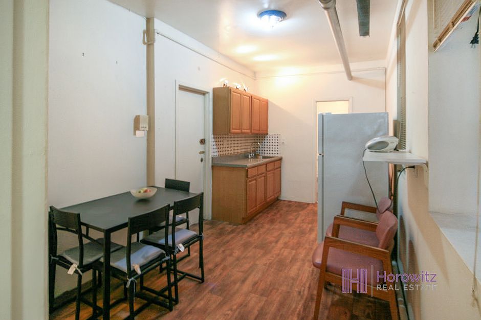 1st image of 3052 23rd St APT 1B