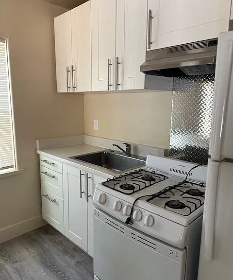 1701 Lake St #5 — Photo 1