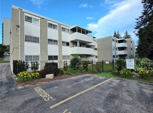 24 Mooregate Cres #103, Kitchener, ON N2M 2G1