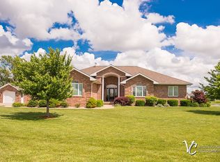 5742 Lakelaine Dr, Macon, IL 62544