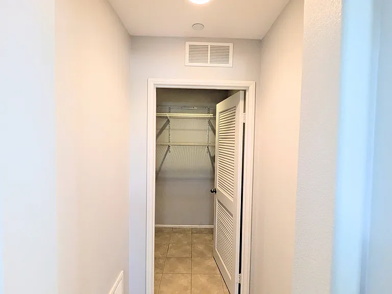 1401 University Cir — Photo 12